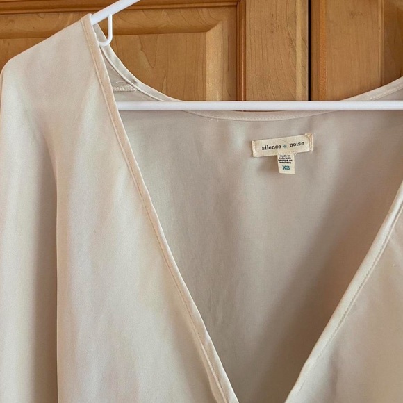 flowy blouse - Picture 3 of 6